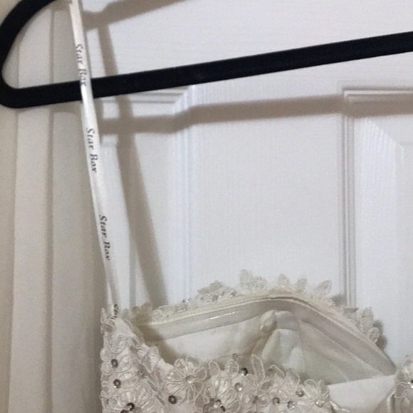 Beautiful dress - Picture 4 of 8